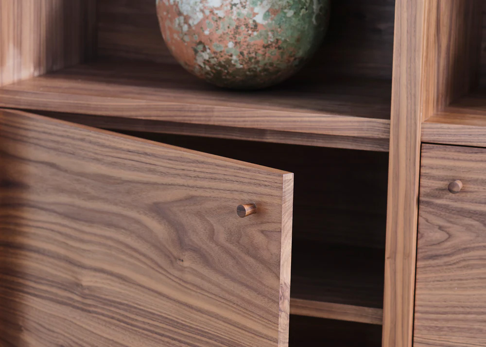 Emil dresser