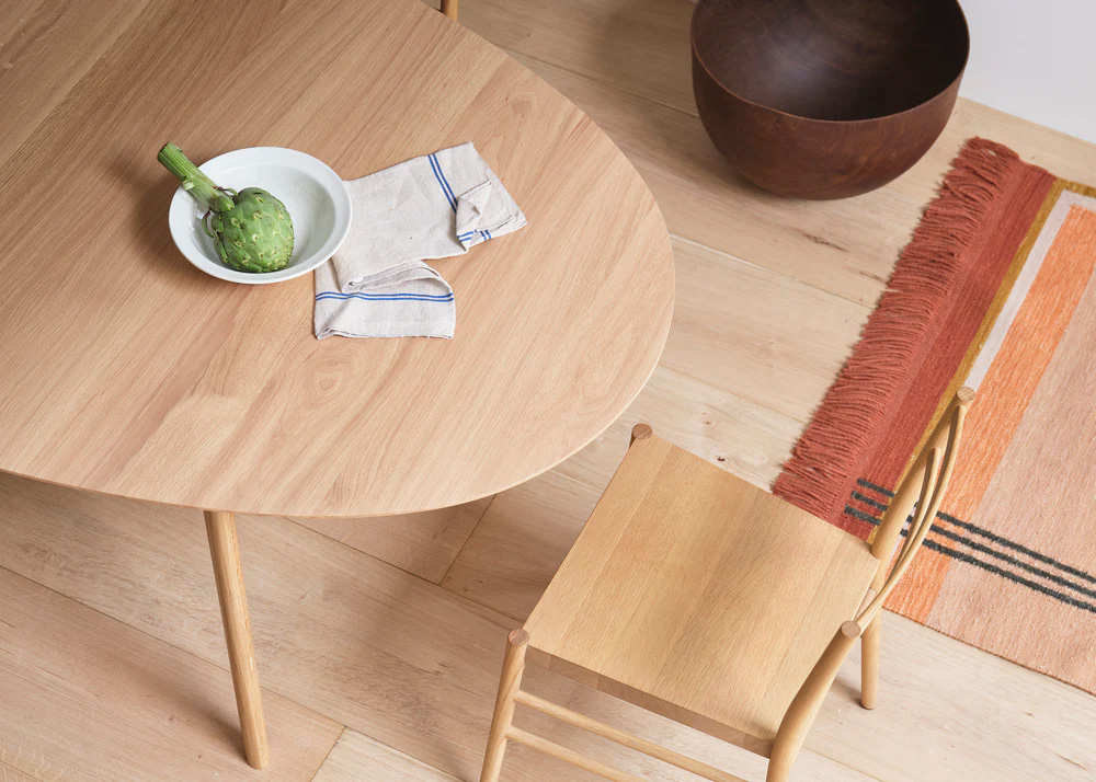 Harper dining table extending