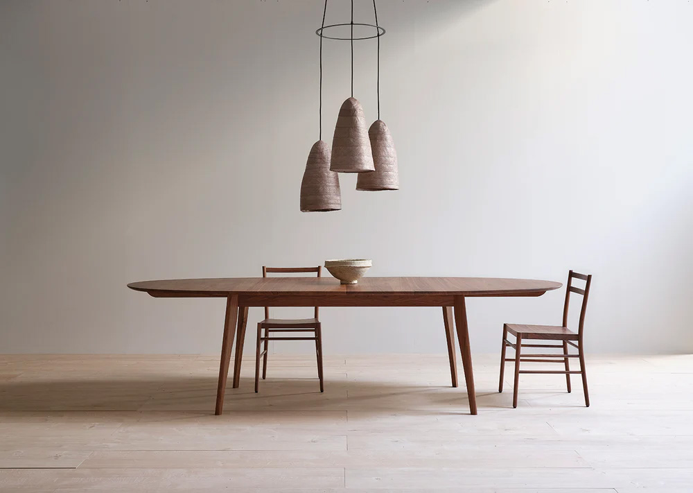 Harper dining table extending